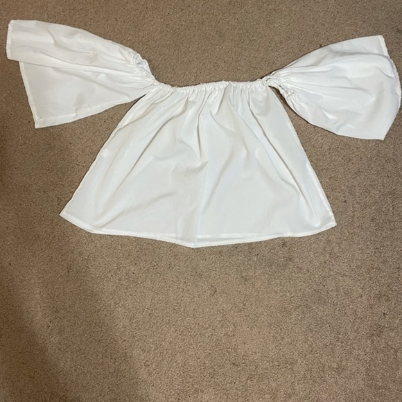 White off the shoulder lose flowy top XS - Picture 10 of 10